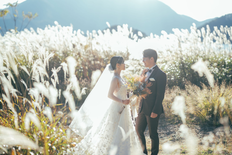 *早割*【各月4組限定】【ステンドグラスが美しいチャペル】×【自然】で叶える上質なフォトウエディング|美肌レタッチ+アルバム付