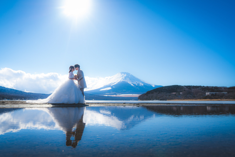 *早割*【各月4組限定】【ステンドグラスが美しいチャペル】×【自然】で叶える上質なフォトウエディング|美肌レタッチ+アルバム付