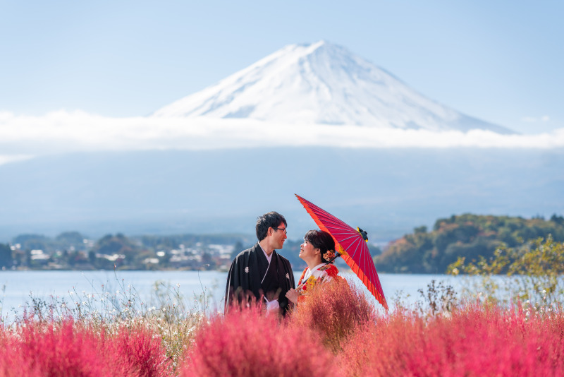 紅葉シーズン限定!【富士山周辺 和装フォトウエディング】地元フォトグラファー厳選ロケ地での撮影|美肌レタッチ&選べるアルバム付