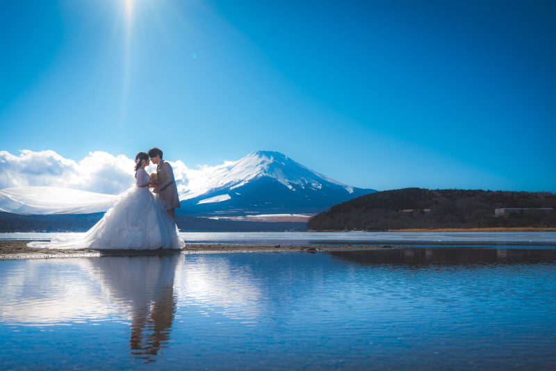 《家族と楽しむ1日撮影体験》富士山と湖畔で旅行のように過ごすフォトウェディング|和装・ドレス自由+私服無料特典|オーナー撮影確約