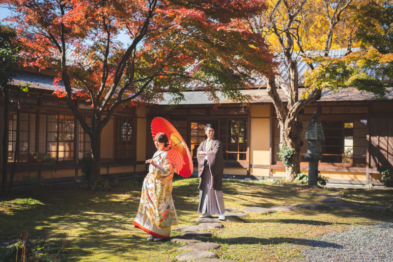 紅葉シーズン限定!【富士山周辺 和装フォトウエディング】地元フォトグラファー厳選ロケ地での撮影|美肌レタッチ&選べるアルバム付