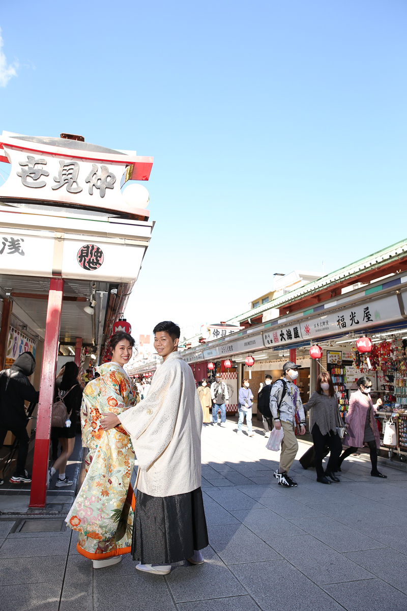 浅草仲見世通りを散策