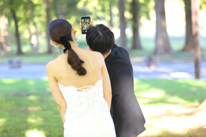 後ろからこっそり