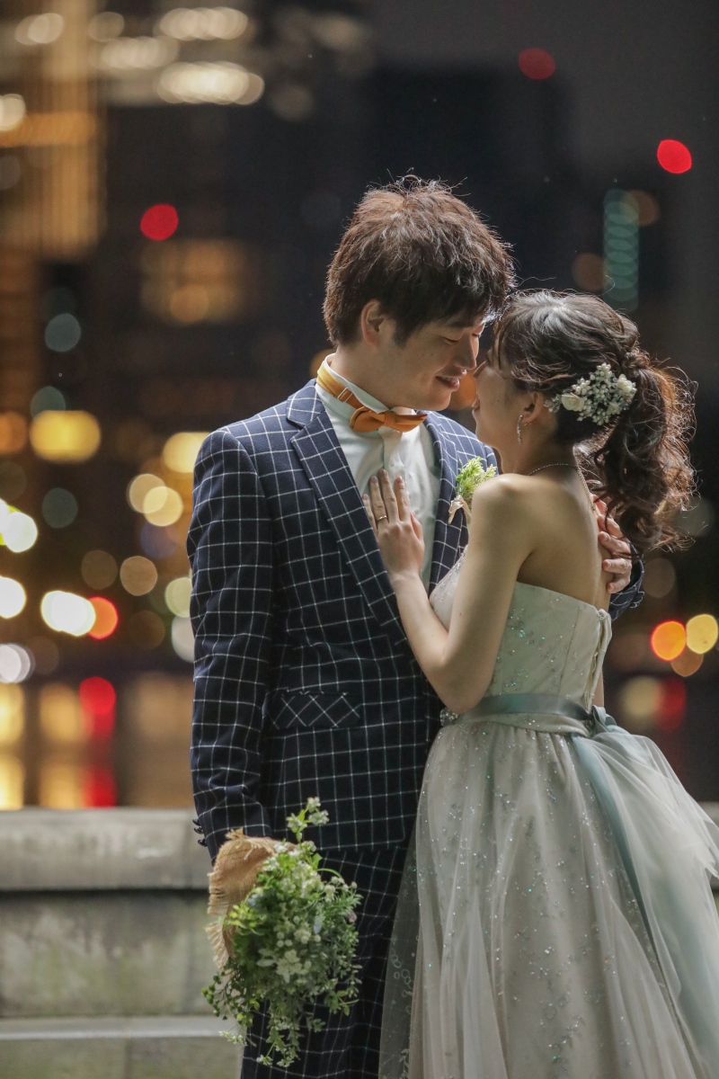 鮮やかなライトに囲まれて