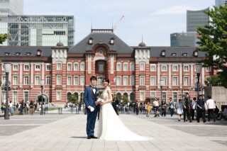 【50カットデータを３日で納品】４月末までの撮影で￥70,000！フォトレイト限定ロケプラン☆ドレス１着で東京駅ロケ