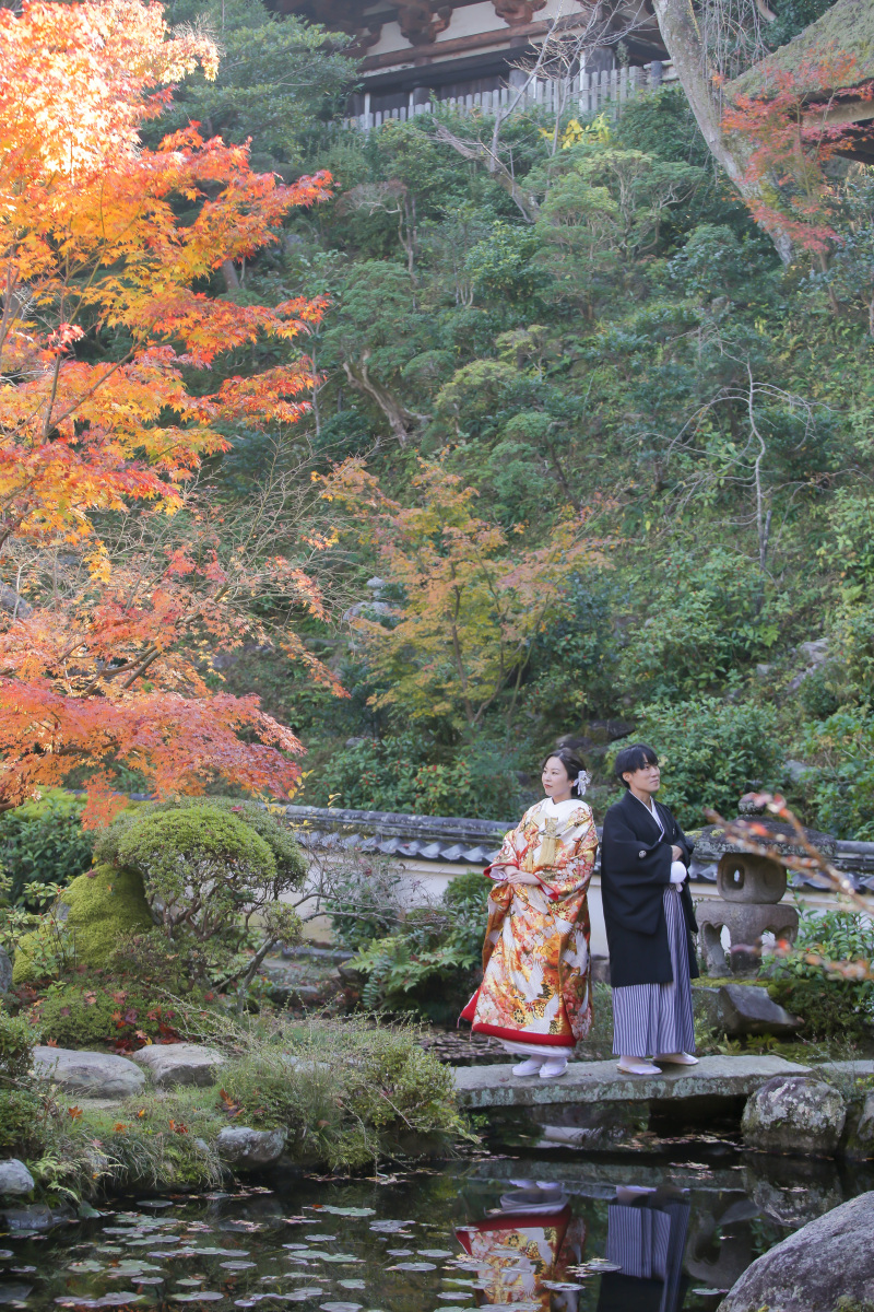 紅葉と池