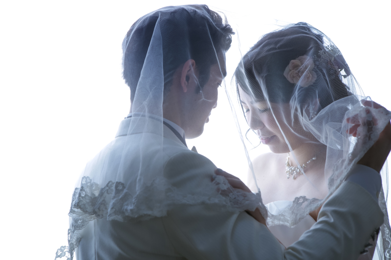 ベールに包まれて