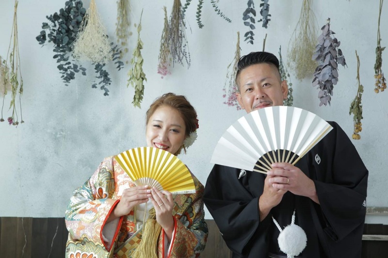 扇子からひょっこり