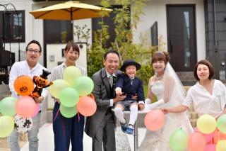 金婚式＆家族で撮影　IN自宅前