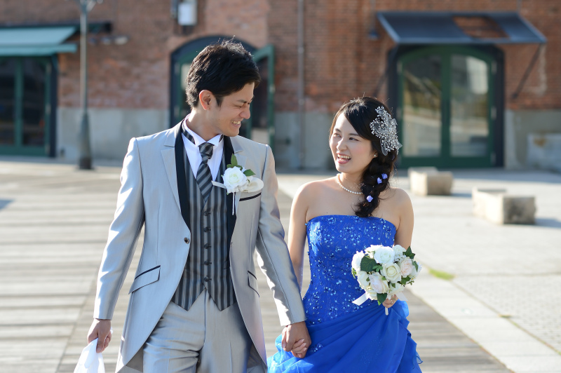 洋装に着替えて