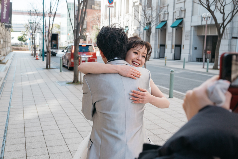 抱きつきショット