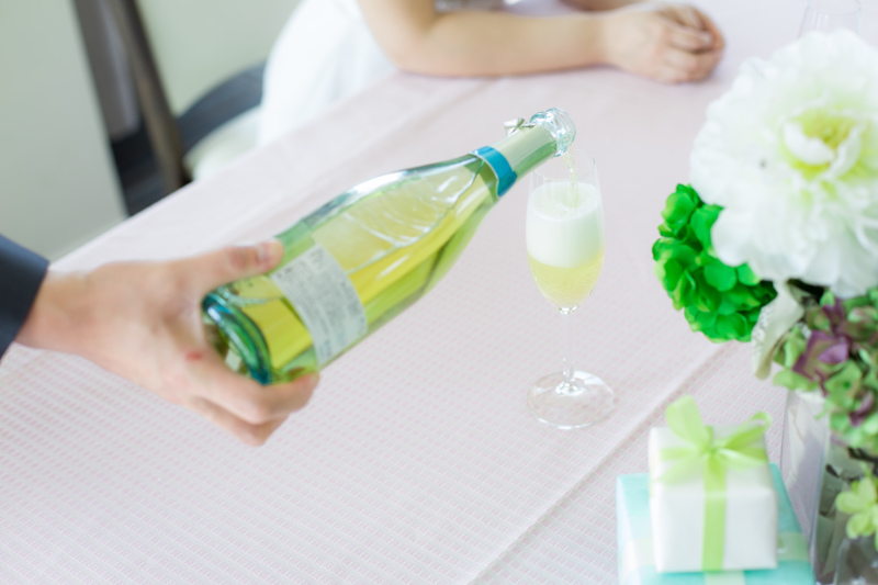 新郎様からドリンクサーブ