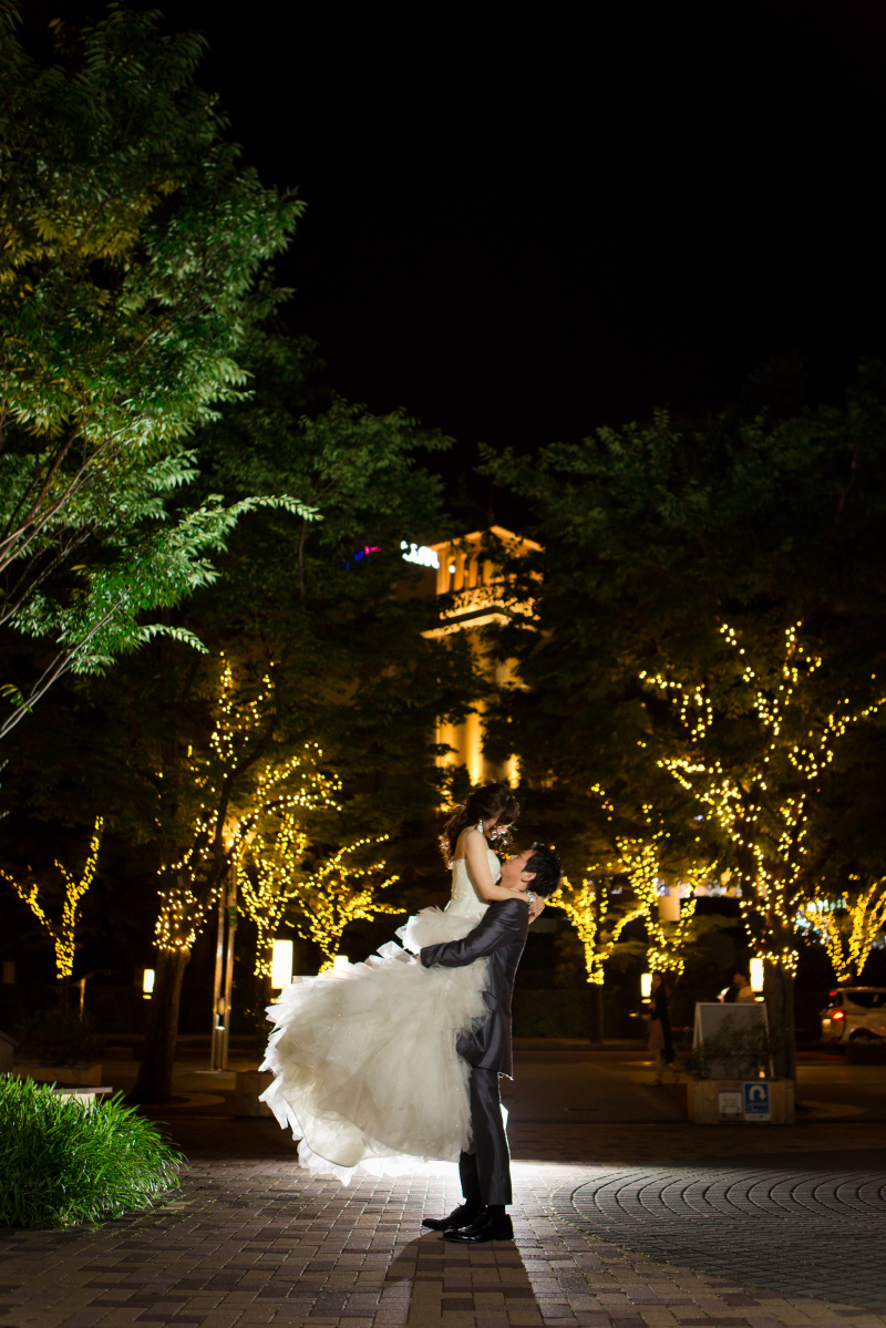 イルミネーションの中で