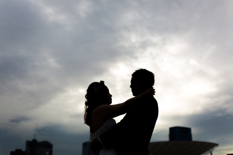 雲の切れ間から光が