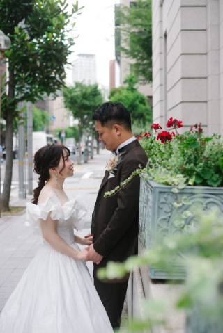 ＼透き通る白肌／