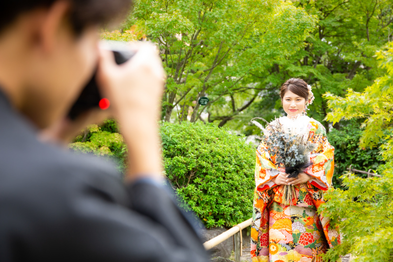 写真を撮るところを撮影