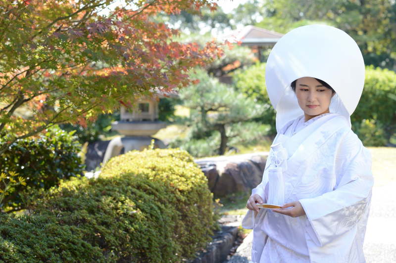 綿帽子を被って