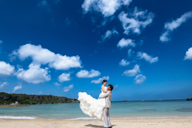 青い海と空は、おんなそんのシンボルだワンッ
