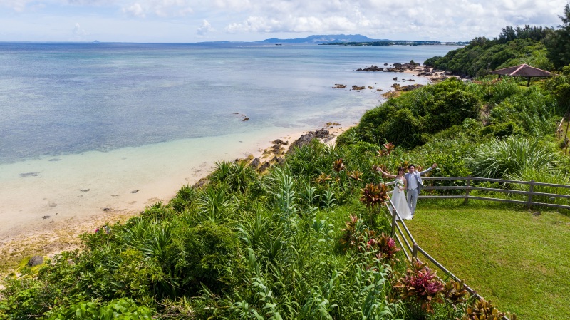 緑の自然と青い海
