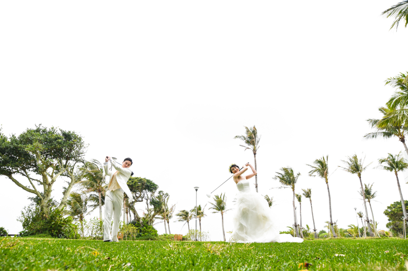 緑の芝生で、ゴルフショット！