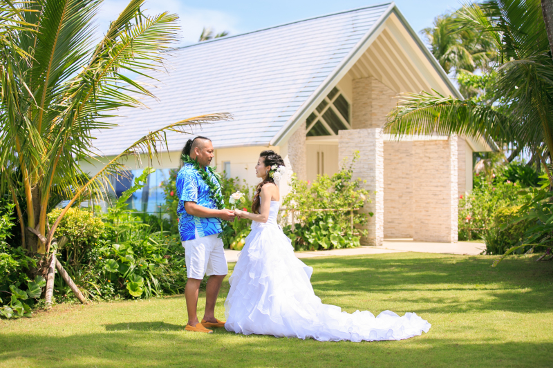 チャペル前で誓いのシーン