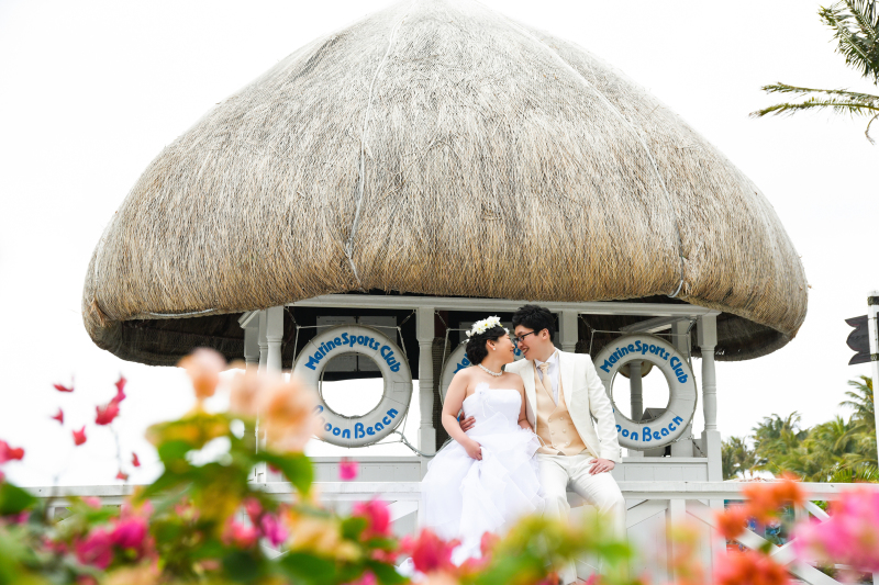 お花に囲まれたビーチハウス