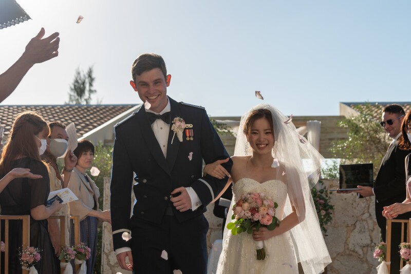 祝福のフラワーシャワー