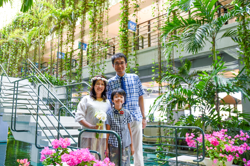 まずはホテル館内で記念撮影