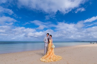 鮮やかなドレスチェンジ