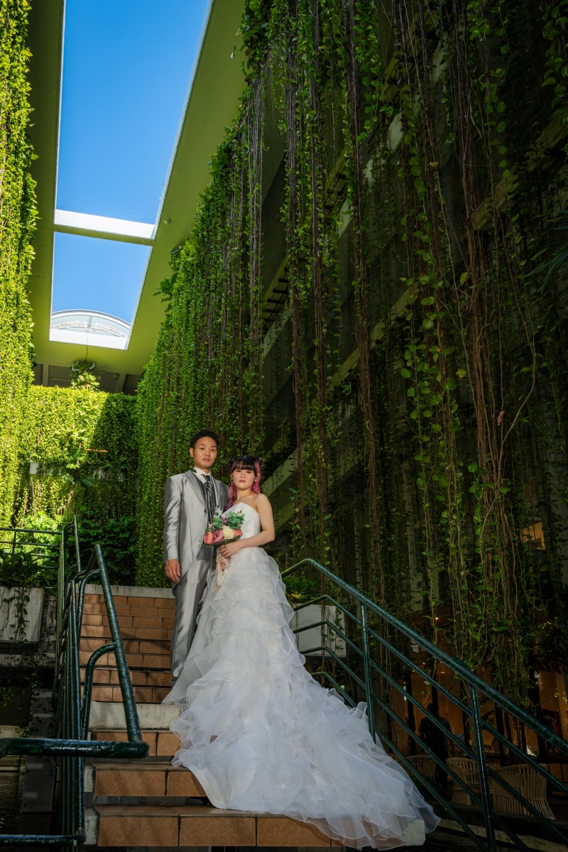 緑のシャワーのように