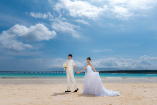 エメラルドグリーンの宮古島前浜ビーチ