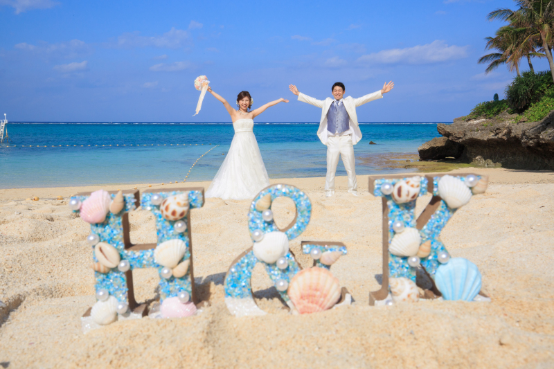 ビーチでふたりだけの撮影を