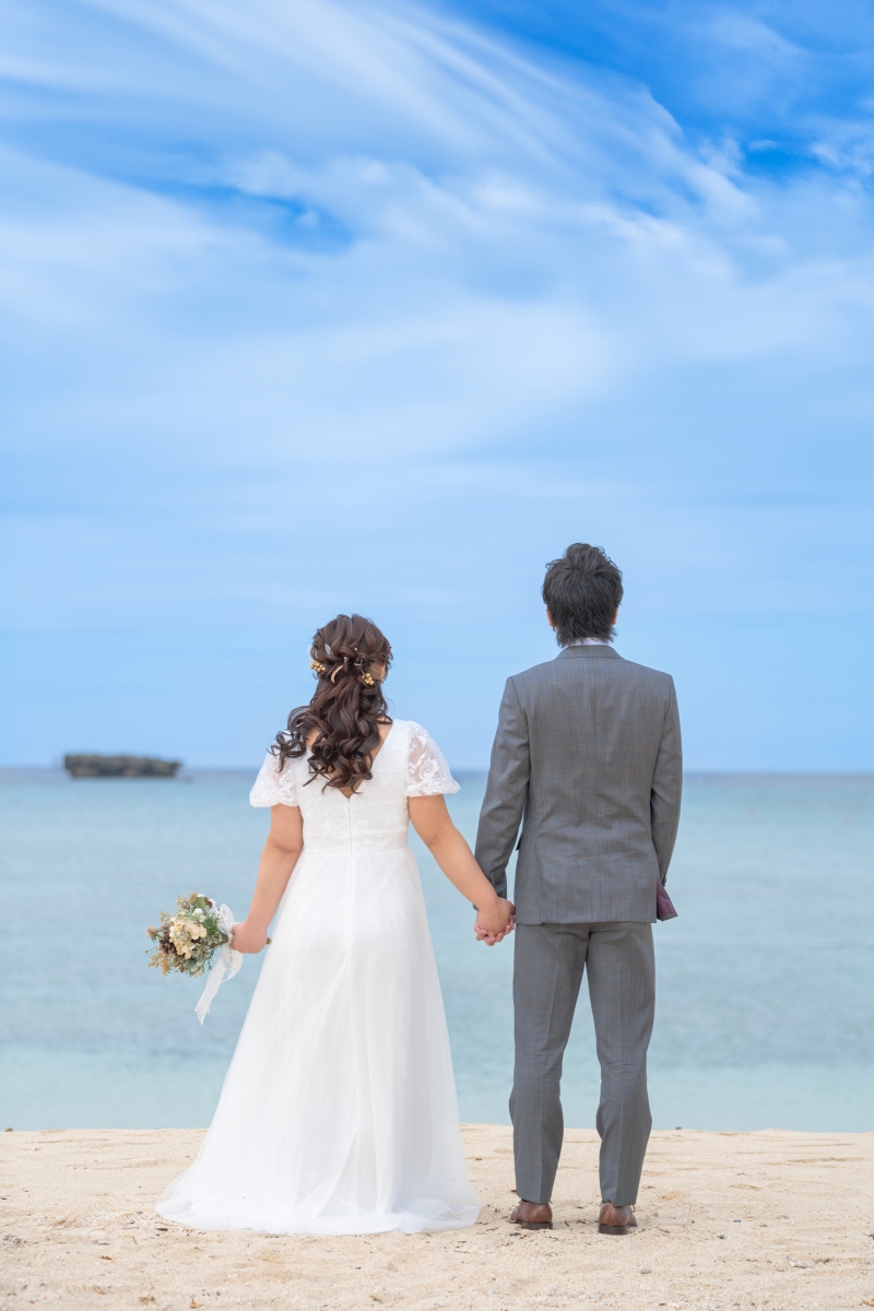 ヘアスタイルとドレス