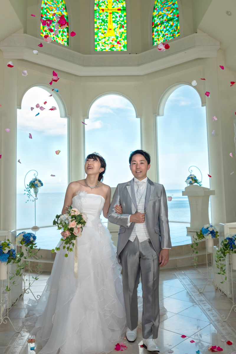 笑顔のフラワーシャワー