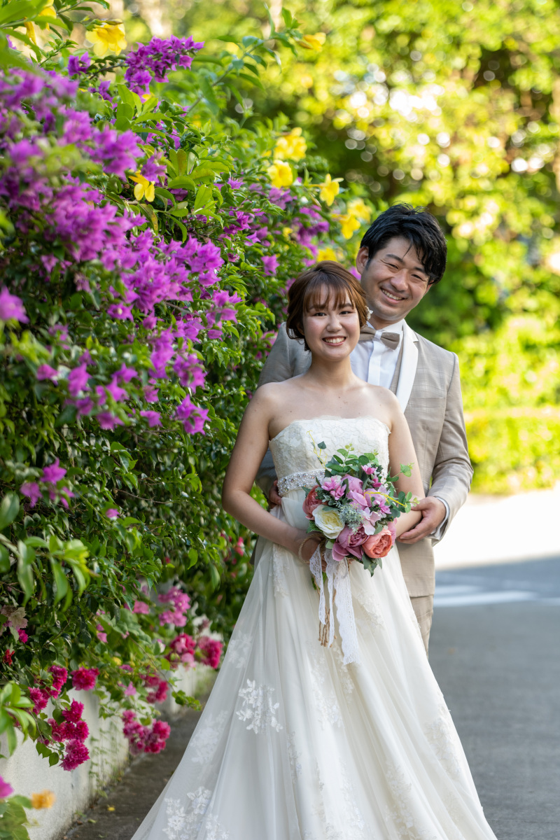 ブーゲンビリアの木の下で