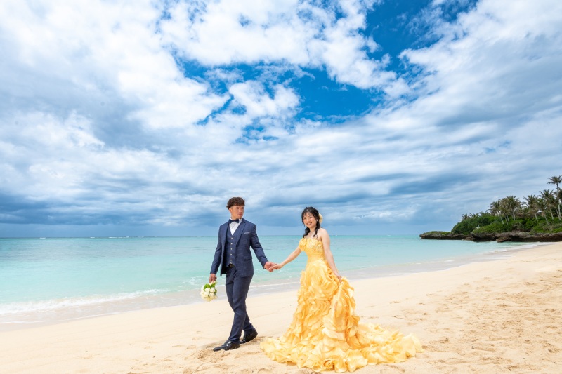 海に映えるカラー