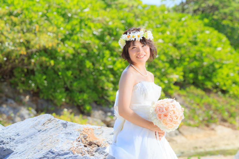 緑の自然バックにソロショット