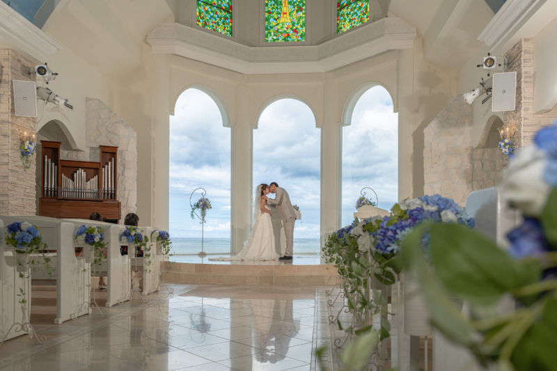 チャペルの撮影も結婚式のようだワンッ