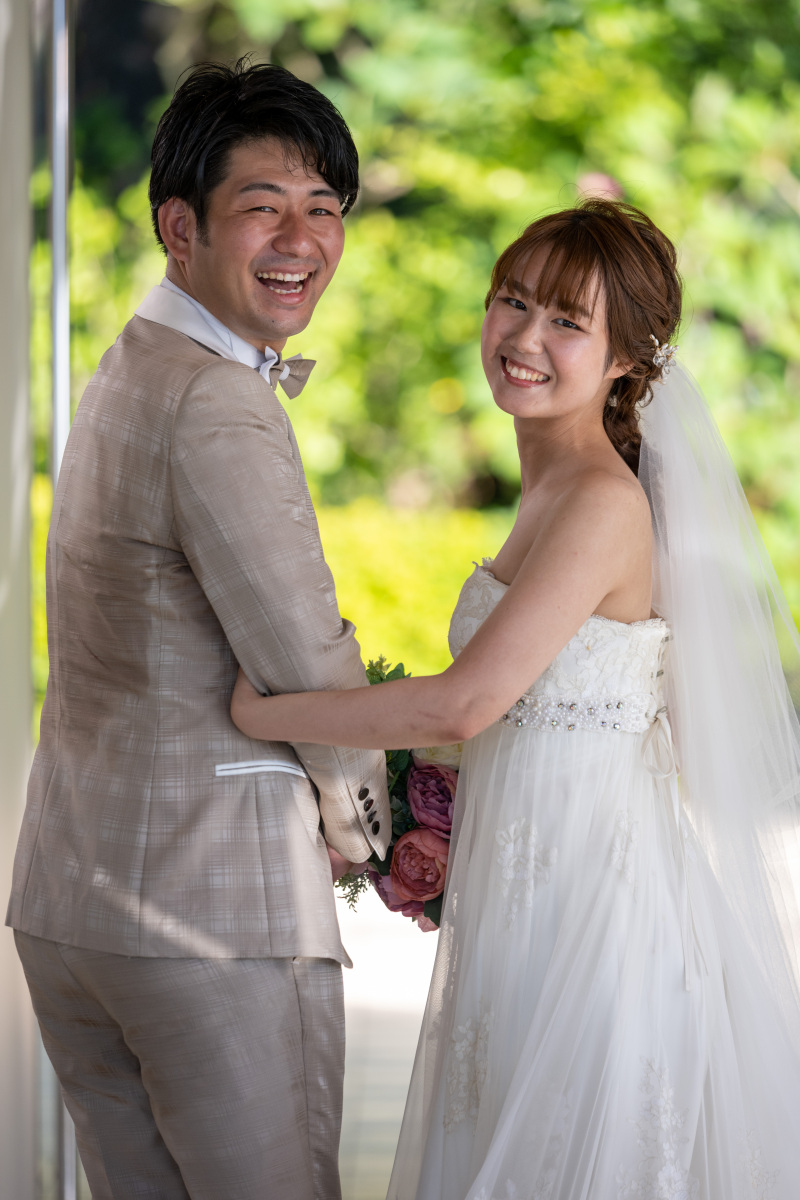 明るく手を取り