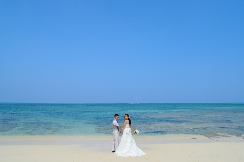 夏のムーンビーチでフォトウエディング