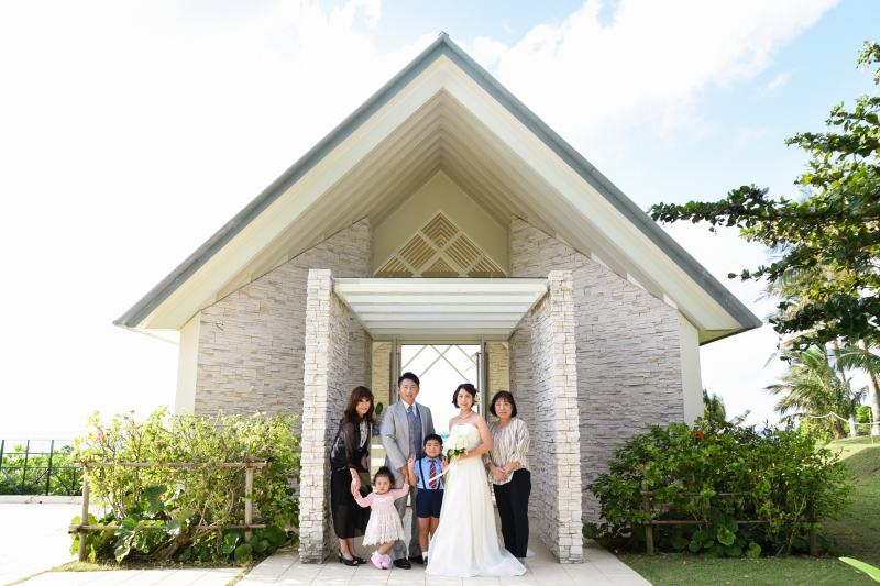 チャペル前で記念撮影