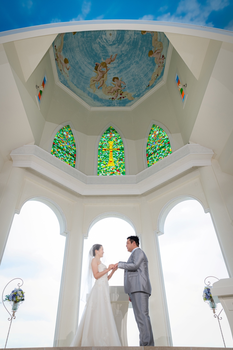 天使が見守る中で