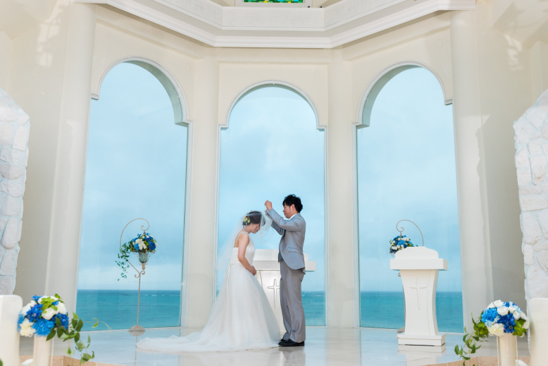 雨模様のチャペルフォト