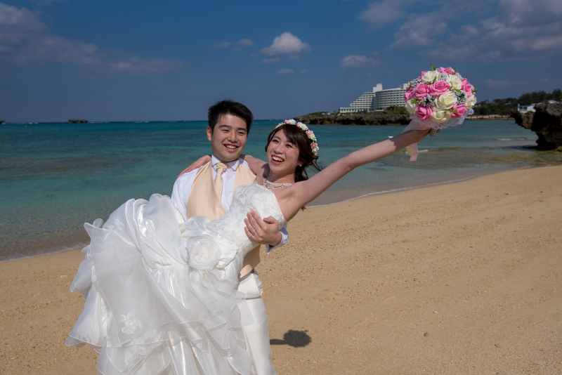 笑顔のお姫様だっこ