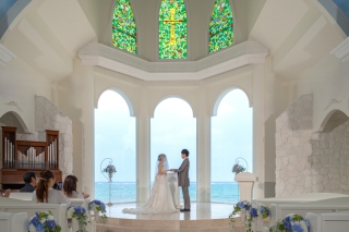 【チャペル＆ビーチ】ドレス2着で家族と一緒に楽しく撮影