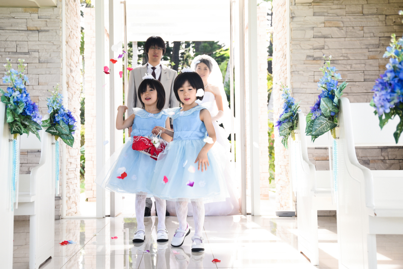 フラワーガールと入場