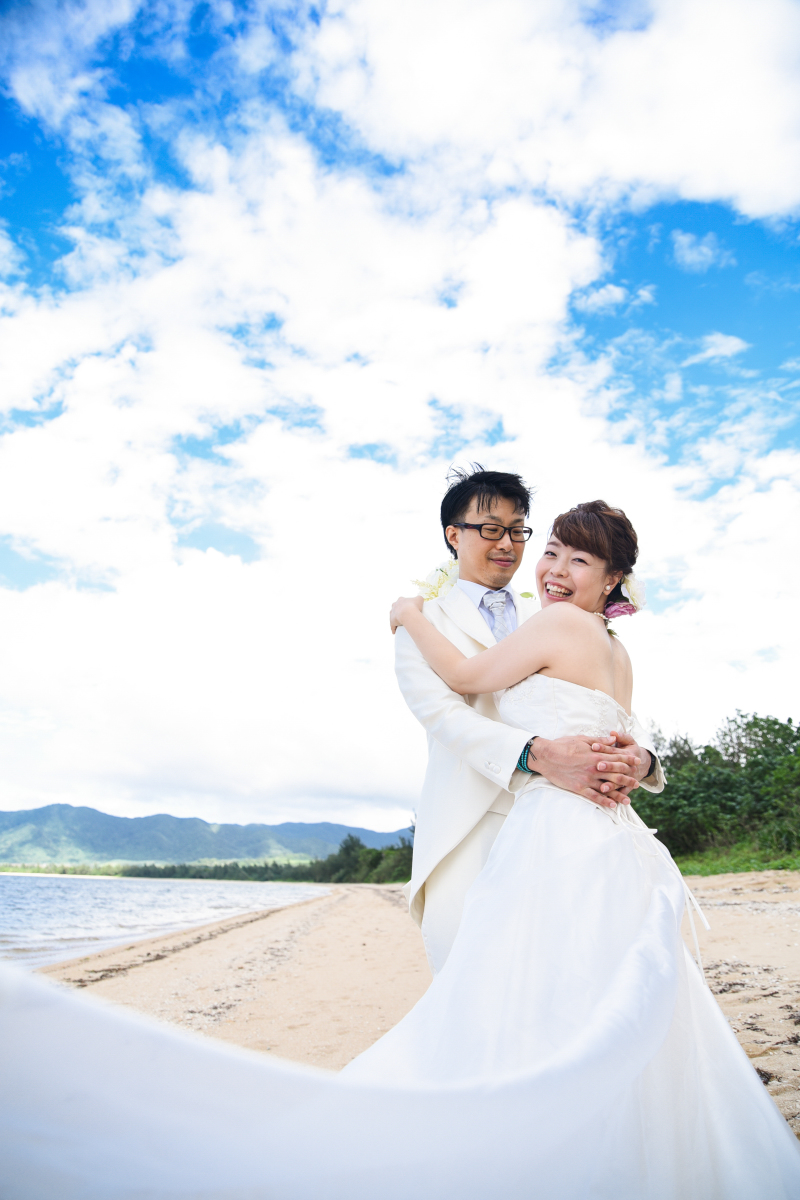 石垣島の景色と青空に包まれて