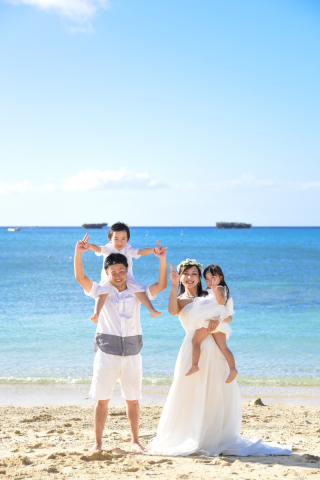 みんな楽しい！ファミリービーチフォト