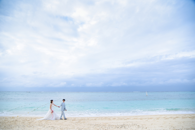 美しいビーチにふたりっきり