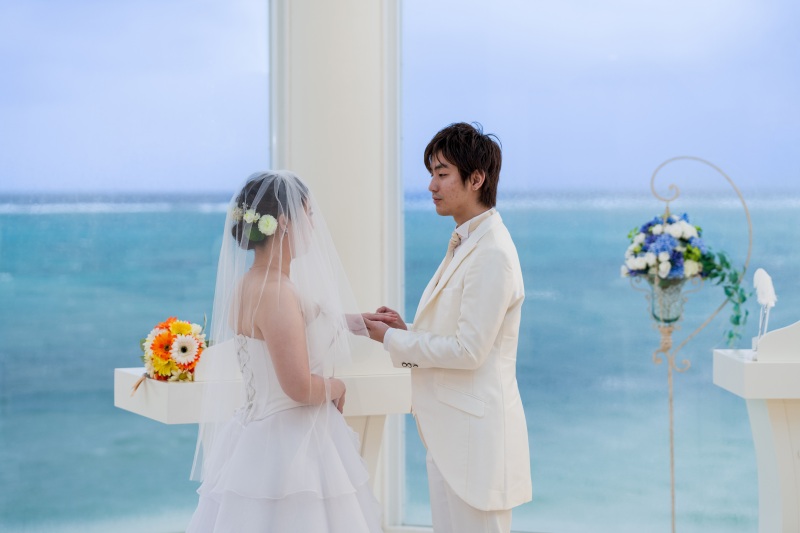 見つめ合いながら